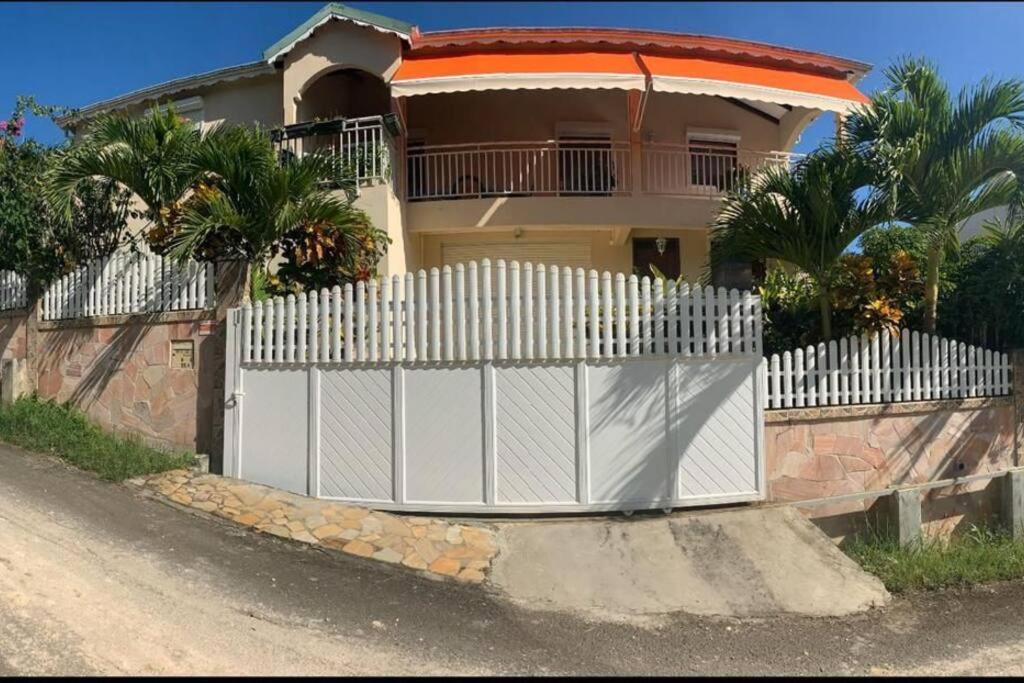 Villa en pleine nature située à 5min d'une plage Le Gosier  Exterior foto